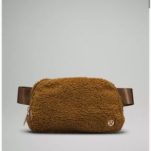 NWT Lululemon “Everywhere Fleece Belt Bag” Burnt Caramel